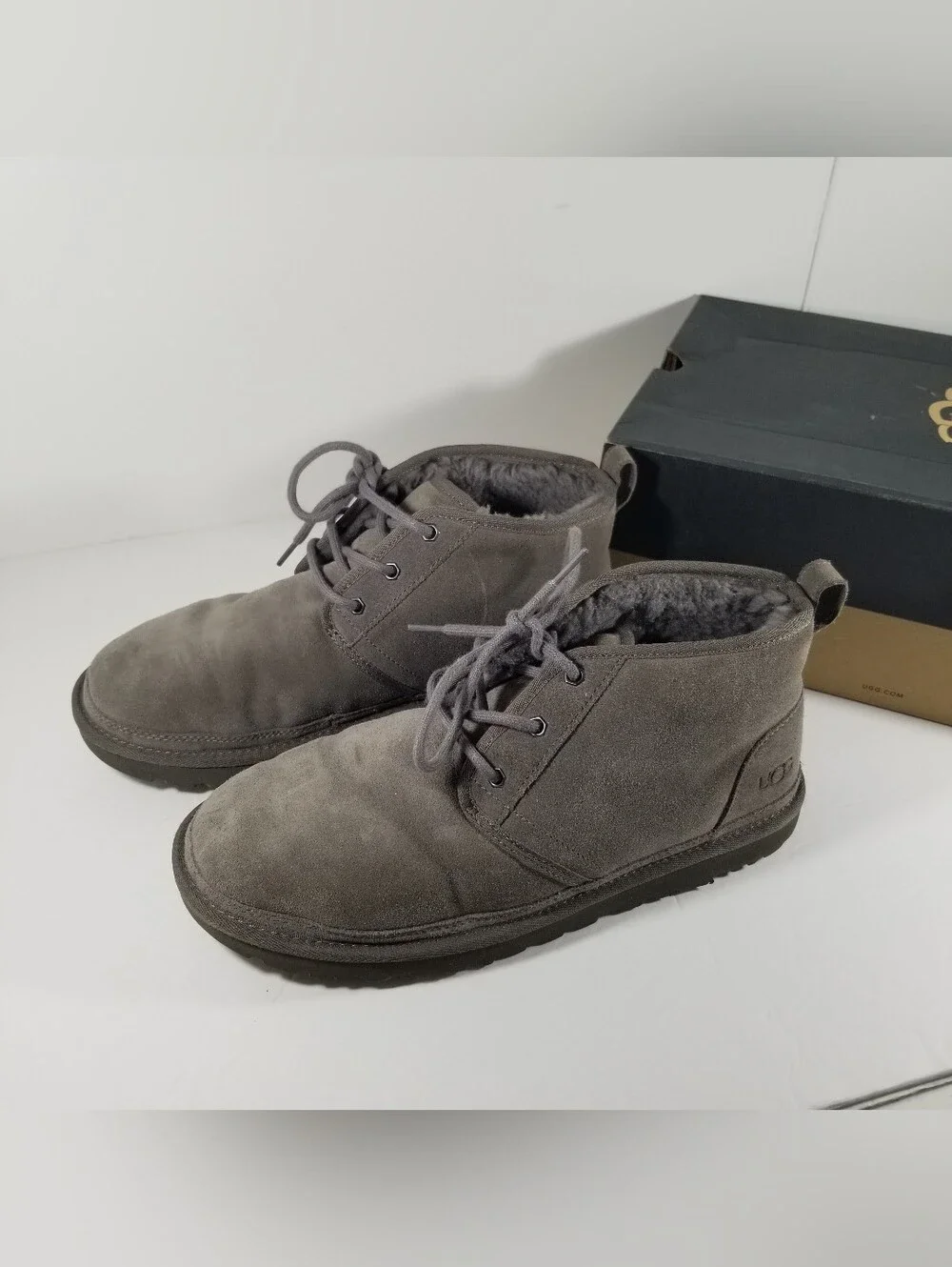 UGG Gray Neumel Suede Fur Lined Lace-Up Chukka Boots Men's 11 Shearling S/N 3236